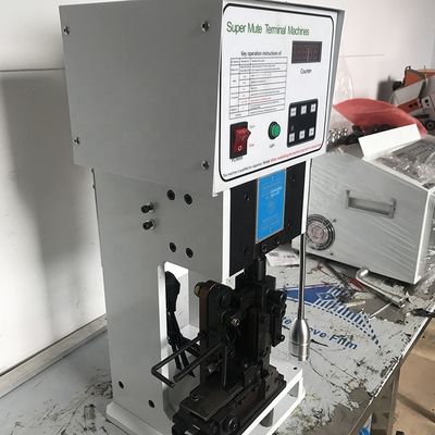 58KG 半自動ワイヤリストリッピング・ターミナル クリップリング・マシン ワイヤレンジ 0.5-2.5mm2