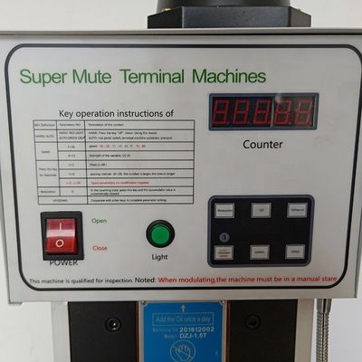 58KG 半自動ワイヤリストリッピング・ターミナル クリップリング・マシン ワイヤレンジ 0.5-2.5mm2