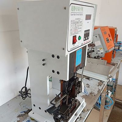 超静かな2.0トンのターミナル・クリッピング・マシン ワイヤレンジ0.1-4.5mm2 AWG11-AWG32