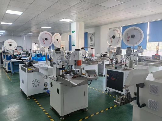 多層RF/RGコアシアルケーブル回転式剥離剥離機 ワイヤレンジ 0.8-10MM